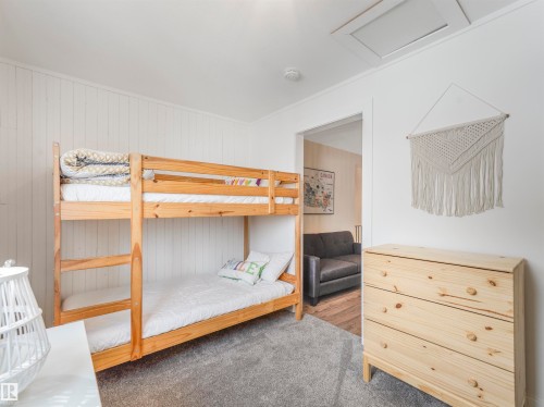 809 8 Street, Rural Lac Ste. Anne County, AB - Indoor Photo Showing Bedroom