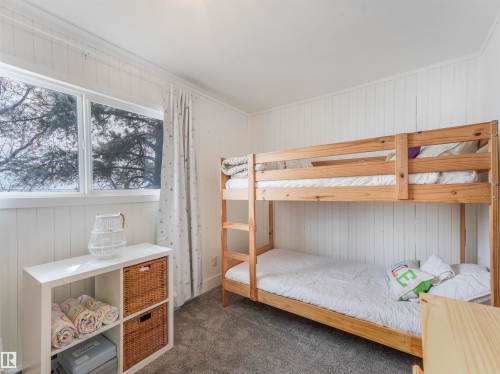809 8 Street, Rural Lac Ste. Anne County, AB - Indoor Photo Showing Bedroom