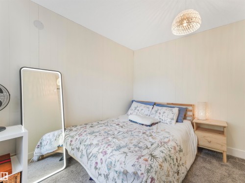 809 8 Street, Rural Lac Ste. Anne County, AB - Indoor Photo Showing Bedroom