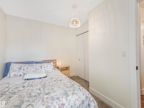 809 8 Street, Rural Lac Ste. Anne County, AB - Indoor Photo Showing Bedroom