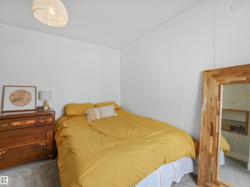 809 8 Street, Rural Lac Ste. Anne County, AB - Indoor Photo Showing Bedroom