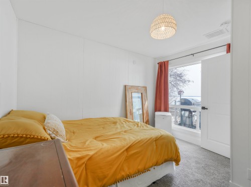 809 8 Street, Rural Lac Ste. Anne County, AB - Indoor Photo Showing Bedroom