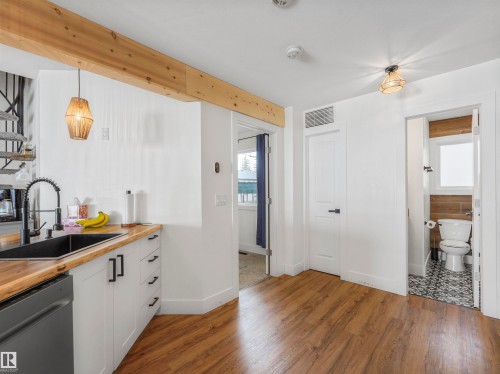 809 8 Street, Rural Lac Ste. Anne County, AB - Indoor Photo Showing Kitchen