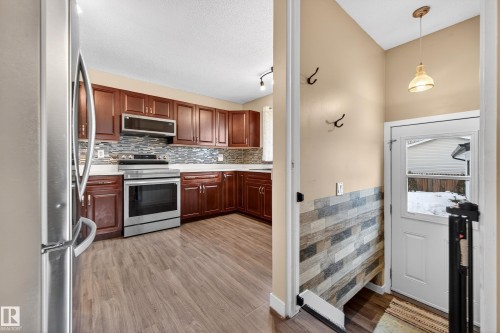 8938 94 Avenue, Fort Saskatchewan, AB - Indoor Photo Showing Kitchen With Stainless Steel Kitchen