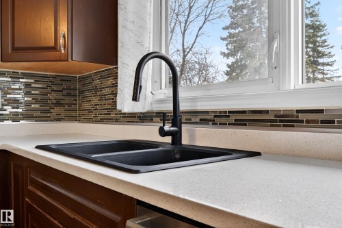 8938 94 Avenue, Fort Saskatchewan, AB - Indoor Photo Showing Kitchen With Double Sink