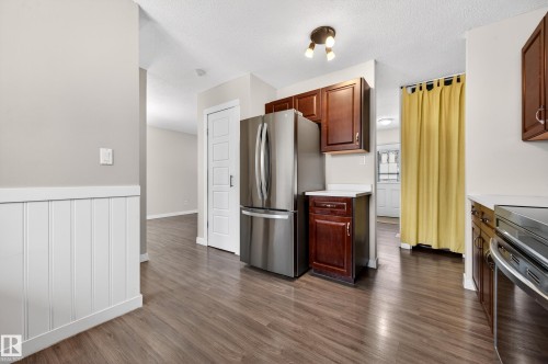 8938 94 Avenue, Fort Saskatchewan, AB - Indoor Photo Showing Kitchen With Stainless Steel Kitchen
