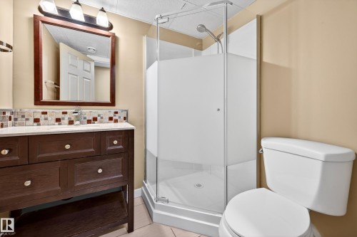 8938 94 Avenue, Fort Saskatchewan, AB - Indoor Photo Showing Bathroom