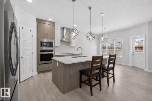 86 Edgefield Way, St. Albert, AB - Indoor Photo Showing Kitchen With Upgraded Kitchen