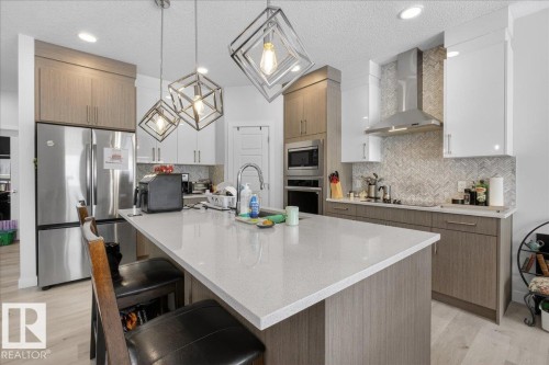 86 Edgefield Way, St. Albert, AB - Indoor Photo Showing Kitchen With Upgraded Kitchen