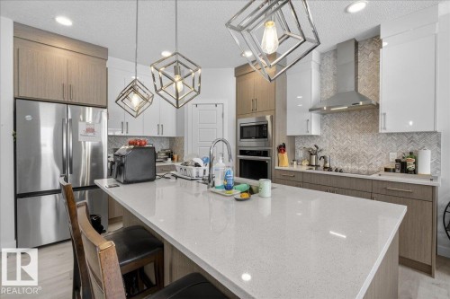 86 Edgefield Way, St. Albert, AB - Indoor Photo Showing Kitchen With Upgraded Kitchen