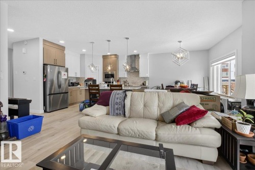 86 Edgefield Way, St. Albert, AB - Indoor Photo Showing Living Room