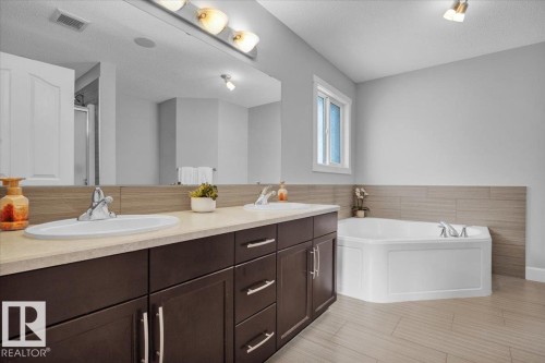 17028 78 Street, Edmonton, AB - Indoor Photo Showing Bathroom