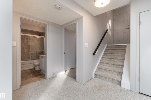 174 Oeming Road, Edmonton, AB - Indoor Photo Showing Other Room