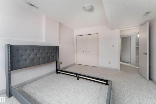 174 Oeming Road, Edmonton, AB - Indoor Photo Showing Other Room