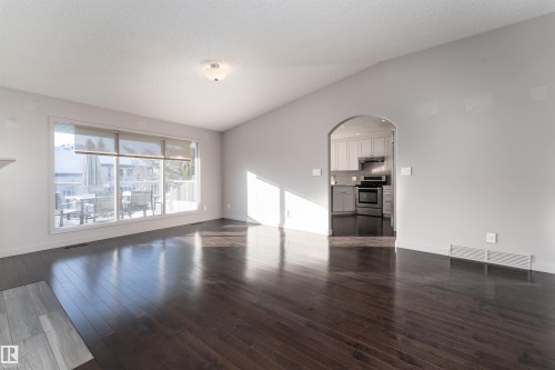 174 Oeming Road, Edmonton, AB - Indoor