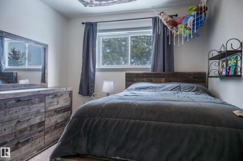 2009 4 Avenue, Cold Lake, AB - Indoor Photo Showing Bedroom
