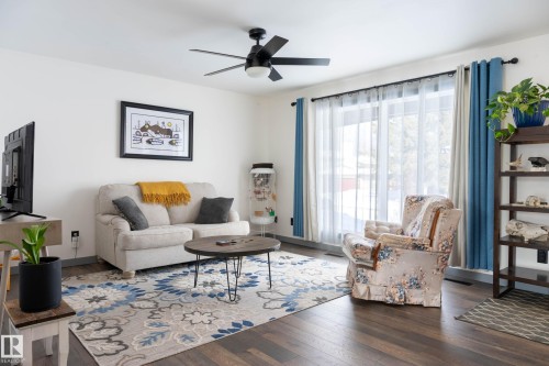 2009 4 Avenue, Cold Lake, AB - Indoor Photo Showing Living Room