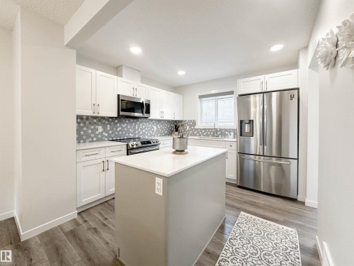 1270 Rosenthal Boulevard, Edmonton, AB - Indoor Photo Showing Kitchen With Stainless Steel Kitchen With Upgraded Kitchen