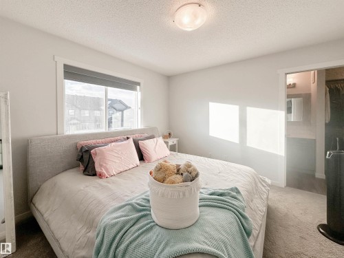 1270 Rosenthal Boulevard, Edmonton, AB - Indoor Photo Showing Bedroom