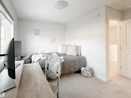 1270 Rosenthal Boulevard, Edmonton, AB - Indoor Photo Showing Bedroom