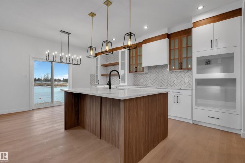 34 Grayson Green, Stony Plain, AB - Indoor Photo Showing Kitchen With Upgraded Kitchen