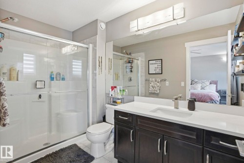 2236 Calhoun Link Link, Edmonton, AB - Indoor Photo Showing Bathroom