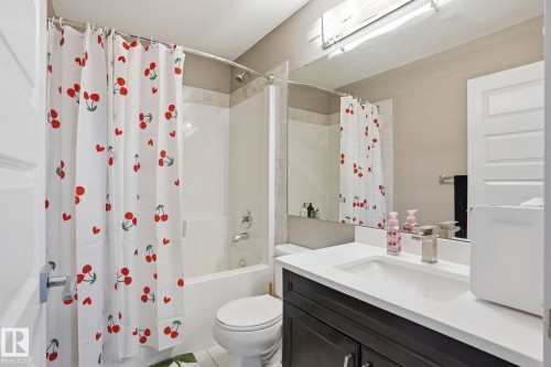 2236 Calhoun Link Link, Edmonton, AB - Indoor Photo Showing Bathroom