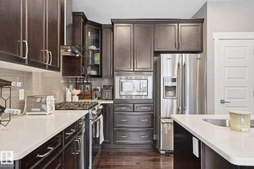 2236 Calhoun Link Link, Edmonton, AB - Indoor Photo Showing Kitchen With Upgraded Kitchen