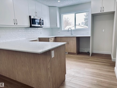 4843 115 Avenue, Edmonton, AB - Indoor Photo Showing Kitchen