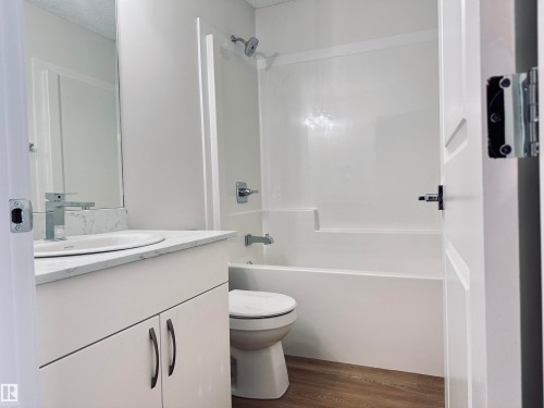 4843 115 Avenue, Edmonton, AB - Indoor Photo Showing Bathroom