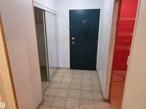 Edmonton, AB - Indoor