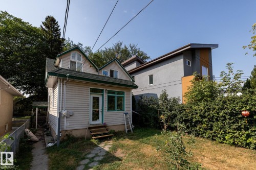 Bungalow-style home with entry steps - 11415 85 Street, Edmonton, AB - Outdoor