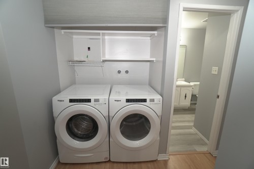 245 Surrey Gardens, Edmonton, AB - Indoor Photo Showing Laundry Room