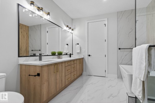 213 Fraser Way, Edmonton, AB - Indoor Photo Showing Bathroom