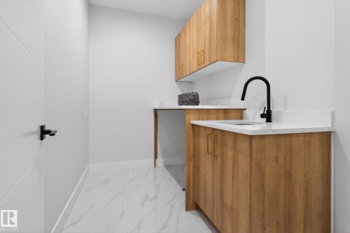 213 Fraser Way, Edmonton, AB - Indoor