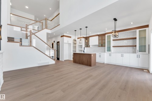 36 Grayson Green, Stony Plain, AB - Indoor Photo Showing Kitchen With Upgraded Kitchen