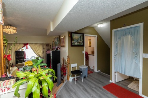11539 40 Avenue, Edmonton, AB - Indoor Photo Showing Other Room
