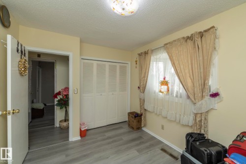 11539 40 Avenue, Edmonton, AB - Indoor Photo Showing Other Room