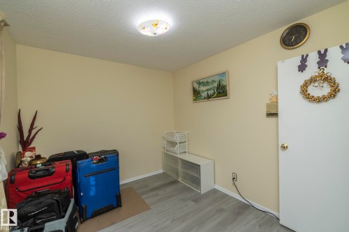 11539 40 Avenue, Edmonton, AB - Indoor Photo Showing Other Room