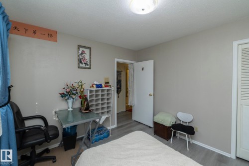 11539 40 Avenue, Edmonton, AB - Indoor Photo Showing Bedroom