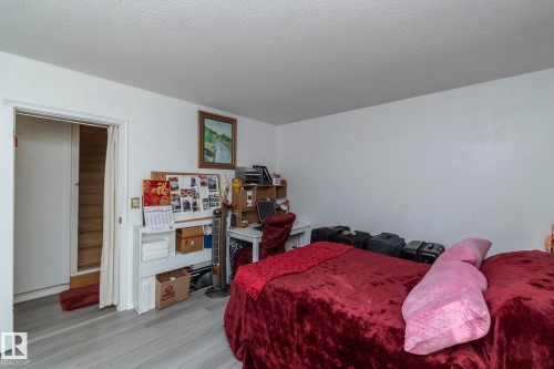 11539 40 Avenue, Edmonton, AB - Indoor Photo Showing Bedroom