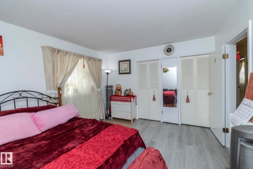11539 40 Avenue, Edmonton, AB - Indoor Photo Showing Bedroom
