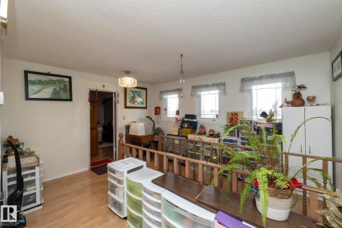 11539 40 Avenue, Edmonton, AB - Indoor