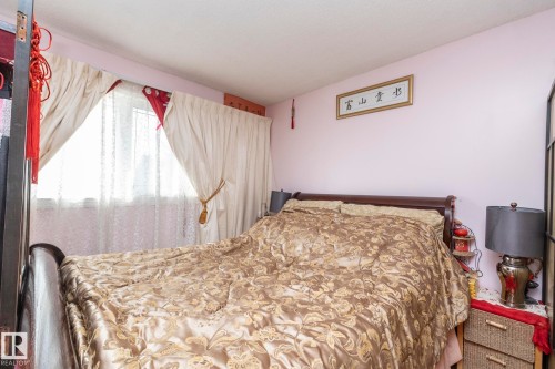 11539 40 Avenue, Edmonton, AB - Indoor Photo Showing Bedroom
