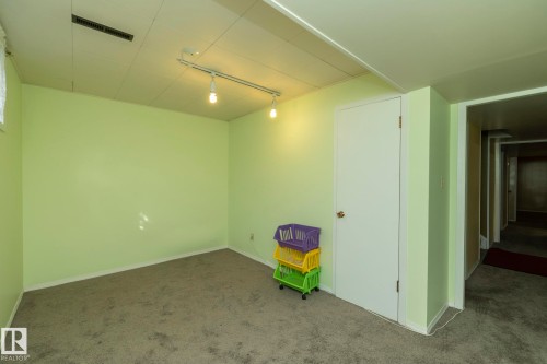 11539 40 Avenue, Edmonton, AB - Indoor Photo Showing Other Room