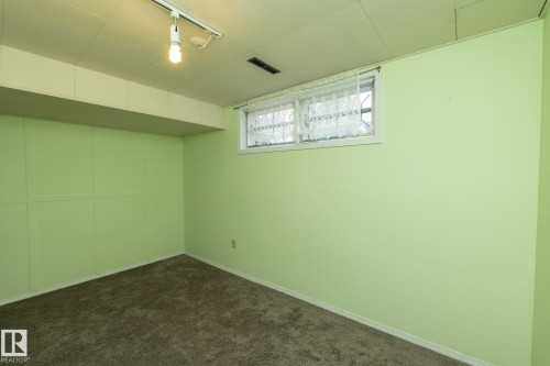 11539 40 Avenue, Edmonton, AB - Indoor Photo Showing Other Room