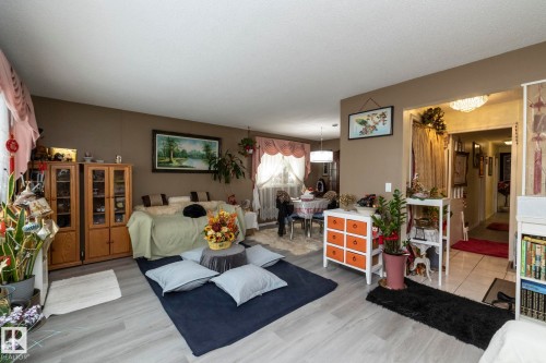 11539 40 Avenue, Edmonton, AB - Indoor