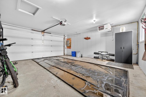 10283 89 Street, Edmonton, AB - Indoor Photo Showing Garage