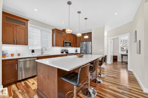 10283 89 Street, Edmonton, AB - Indoor Photo Showing Kitchen With Upgraded Kitchen