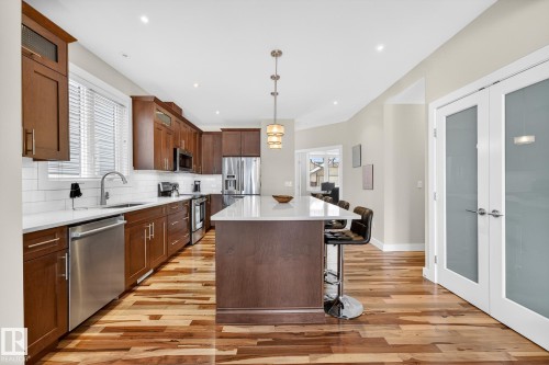 10283 89 Street, Edmonton, AB - Indoor Photo Showing Kitchen With Upgraded Kitchen
